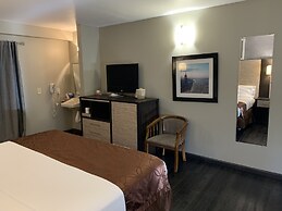 Ramada by Wyndham Rockville Centre