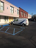 Ramada by Wyndham Rockville Centre