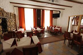 Hotel Restaurant Adria - Stuben