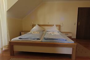 Hotel Restaurant Adria - Stuben