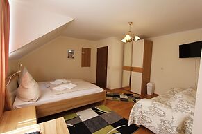 Hotel Restaurant Adria - Stuben