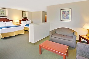Days Inn & Suites by Wyndham Laurel Near Fort Meade