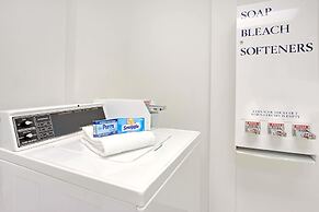 Days Inn & Suites by Wyndham Laurel Near Fort Meade