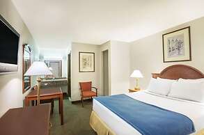 Days Inn & Suites by Wyndham Laurel Near Fort Meade