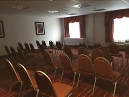 Days Inn & Suites by Wyndham Laurel Near Fort Meade