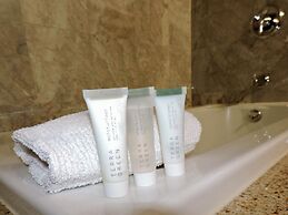 Marco LaGuardia Hotel