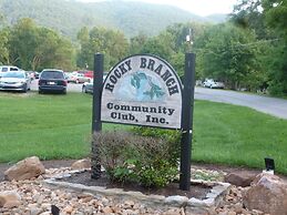 Luxbury Inn & Suites