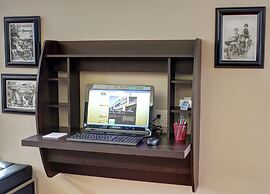 Luxbury Inn & Suites