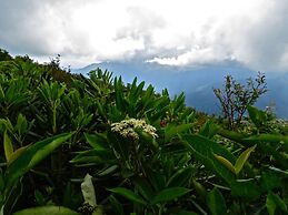 Luxbury Inn & Suites