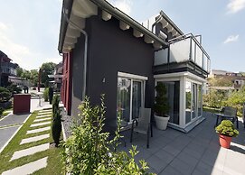 Amalienburg Boutique & Boarding Hotel