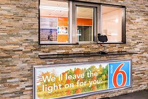 Motel 6 Elmsford, NY - White Plains
