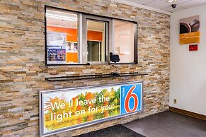 Motel 6 Elmsford, NY - White Plains