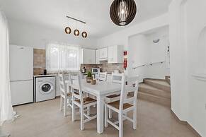 Thalassines Beach Villas
