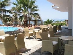 OASIS HOTEL KYPARISSIA