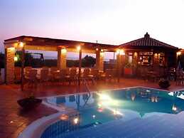 OASIS HOTEL KYPARISSIA