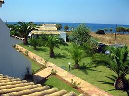 OASIS HOTEL KYPARISSIA