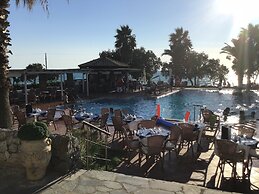 OASIS HOTEL KYPARISSIA