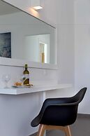 Cape Kanapitsa Hotel & Suites