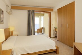 Cape Kanapitsa Hotel & Suites