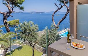 Cape Kanapitsa Hotel & Suites