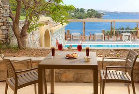 Cape Kanapitsa Hotel & Suites