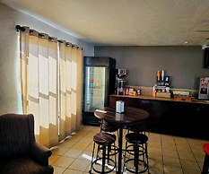 Econo Lodge Eagle Nest