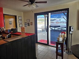Econo Lodge Eagle Nest