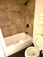 Econo Lodge Eagle Nest