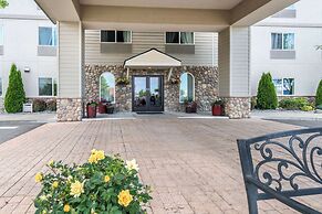 Quality Inn & Suites Sequim at Olympic National Park