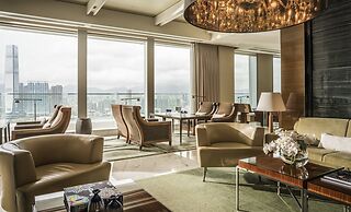 Four Seasons Hotel Hong Kong