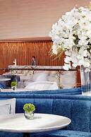 Four Seasons Hotel Hong Kong