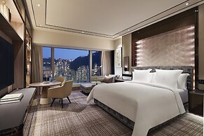 Four Seasons Hotel Hong Kong