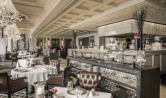 Four Seasons Hotel Hong Kong