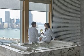 Four Seasons Hotel Hong Kong