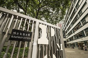 Four Seasons Hotel Hong Kong