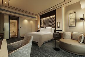 Four Seasons Hotel Hong Kong