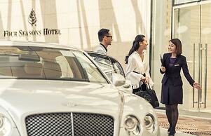 Four Seasons Hotel Hong Kong