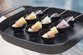 Four Seasons Hotel Hong Kong