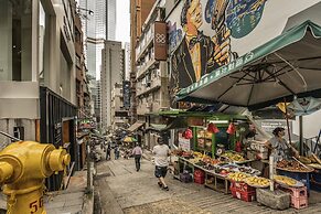 Four Seasons Hotel Hong Kong