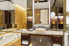 Four Seasons Hotel Hong Kong