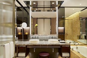 Four Seasons Hotel Hong Kong