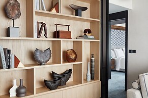 Four Seasons Hotel Hong Kong