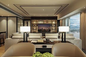 Four Seasons Hotel Hong Kong