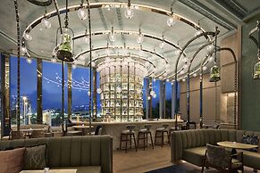Four Seasons Hotel Hong Kong