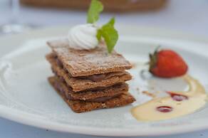 Angkor Palace Resort & Spa