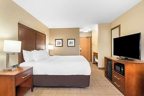 Comfort Inn & Suites Near University of Wyoming
