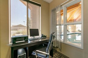 Comfort Inn & Suites Near University of Wyoming