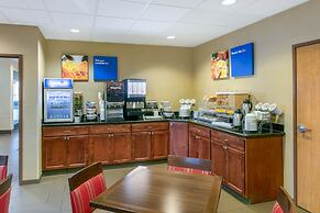 Comfort Inn & Suites Near University of Wyoming