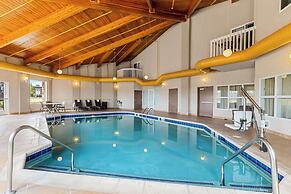 Comfort Inn & Suites Near University of Wyoming