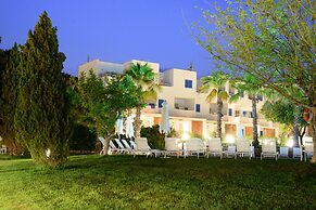 Cala Llenya Resort Ibiza